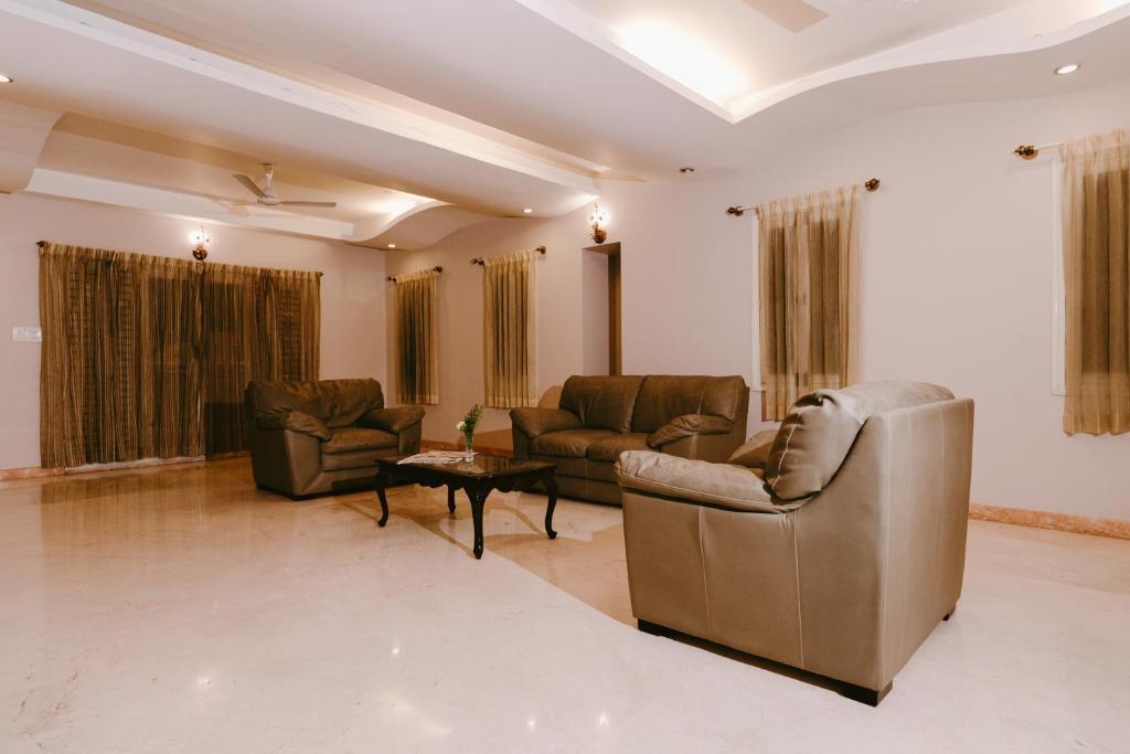 Бангалор: Athulya Square Rooms