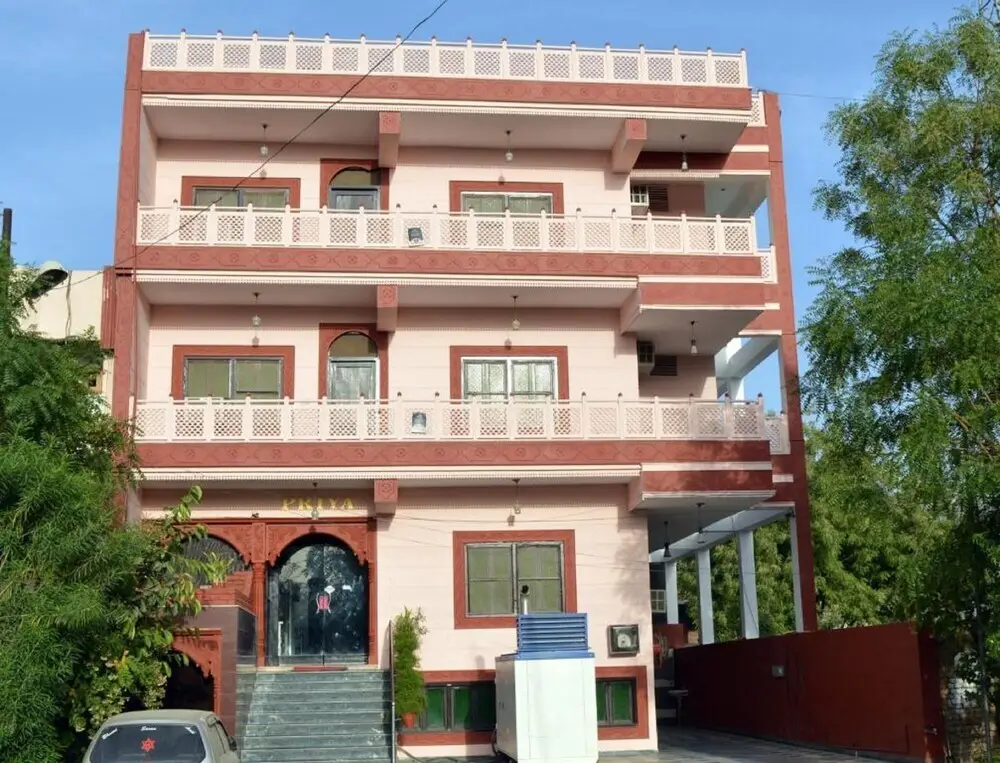Hotel Priya by Goroomgo — фото 1