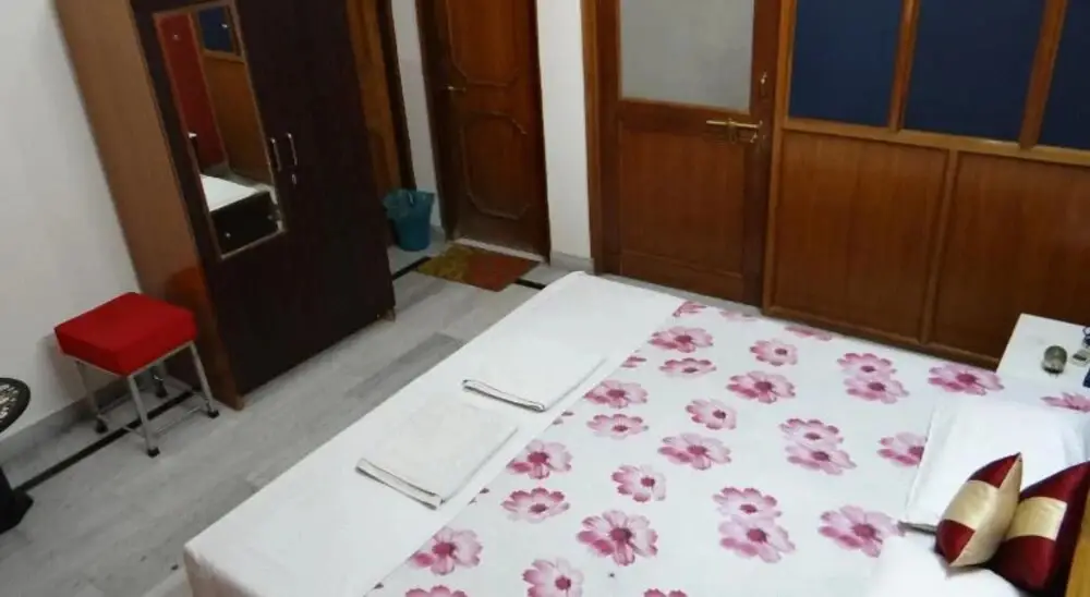 Агра: Goroomgo Super Home Stay Agra