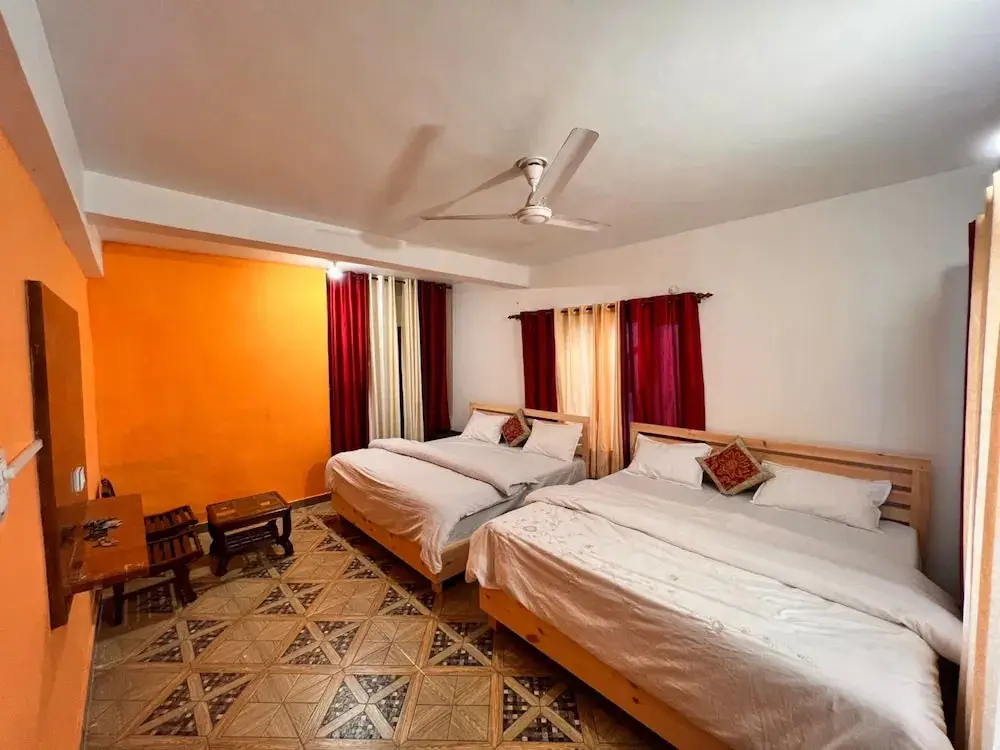 Бир: Goroomgo Uday Homestay Himachal Pradesh