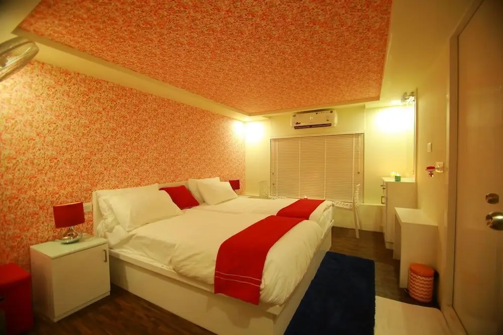 Аллеппи: Premium Luxury Houseboat