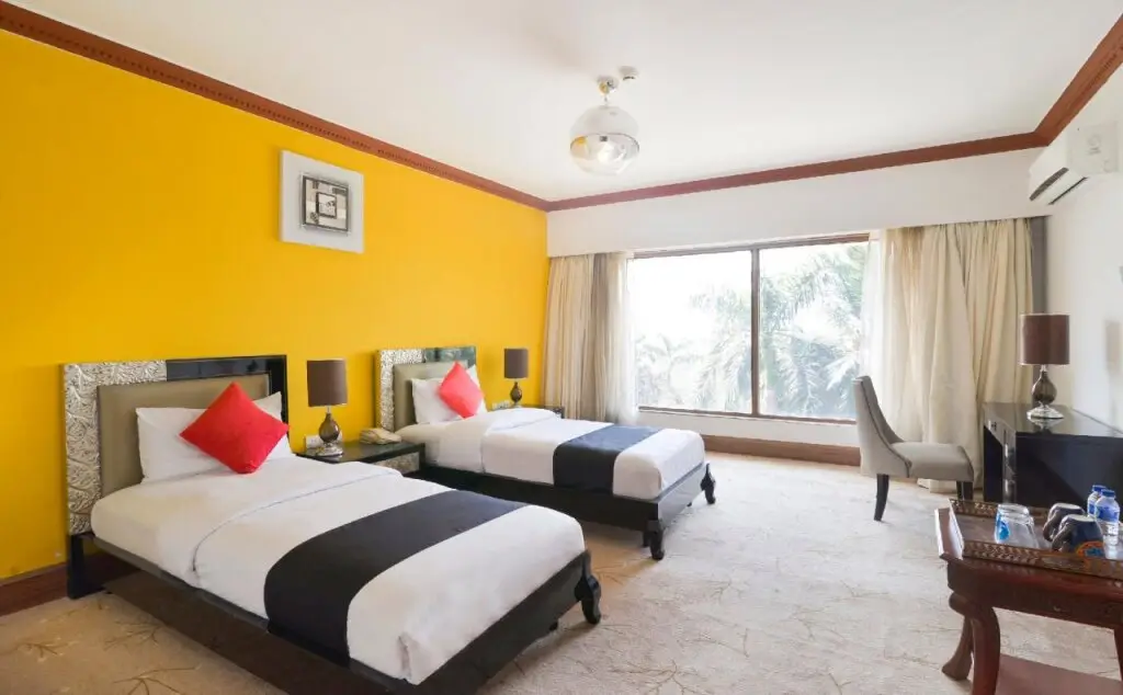 Мумбаи: Oyo Townhouse 799 Royal Palms Hotel - Lily Collection