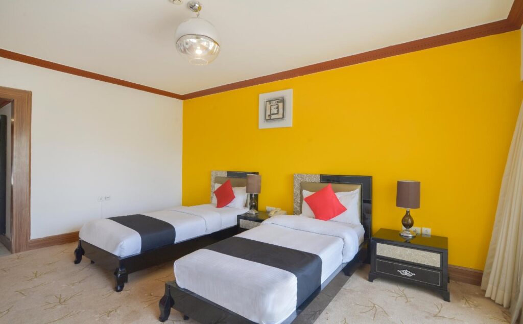 Мумбаи: Oyo Townhouse 799 Royal Palms Hotel - Lily Collection