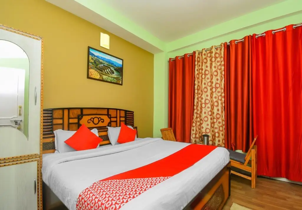 Банджар: Hotel Mansarovar by OYO