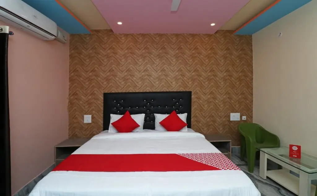 Сарнатх: Hotel Kriti Green By OYO Rooms