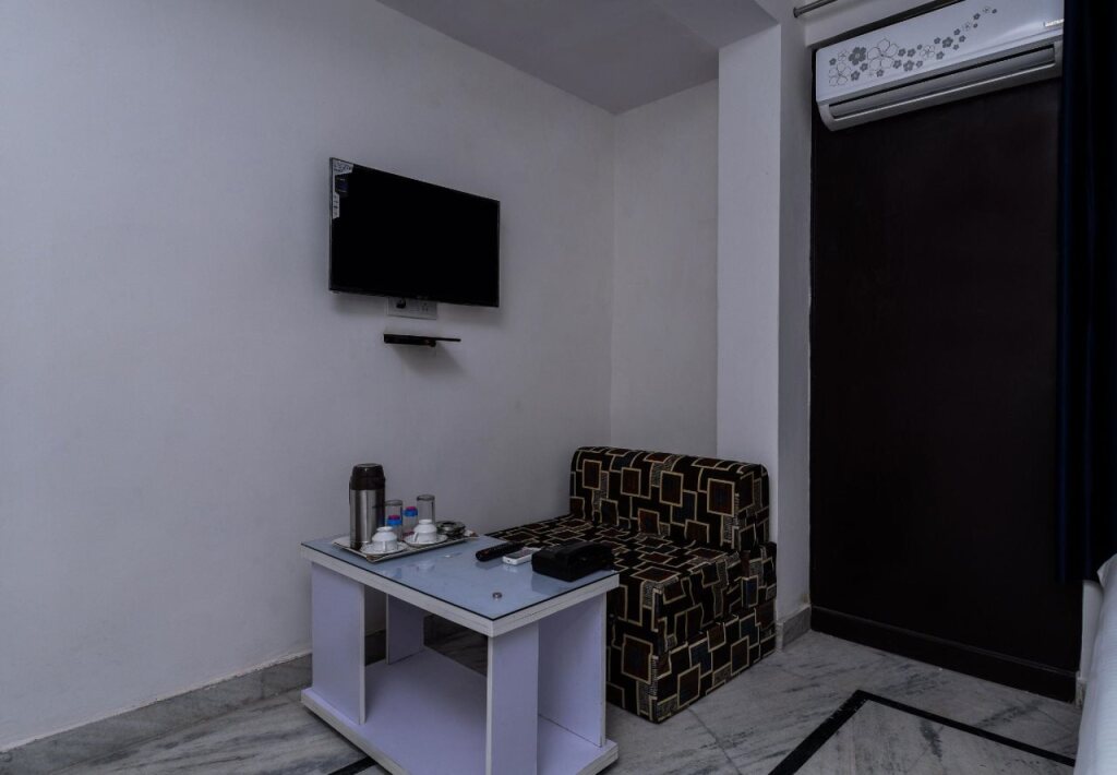 Нью-Дели: Golden Plaza By OYO Rooms