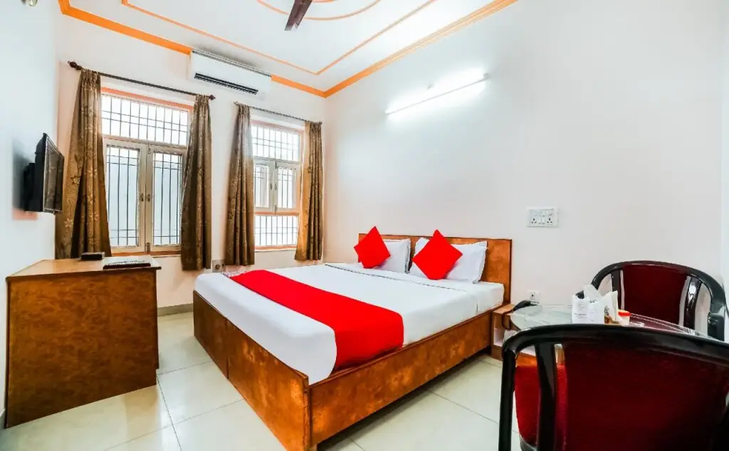 Берор: Rajdhani Tourist Motel