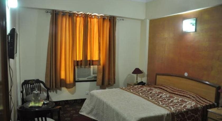 Кангра: Hotel Yatrika