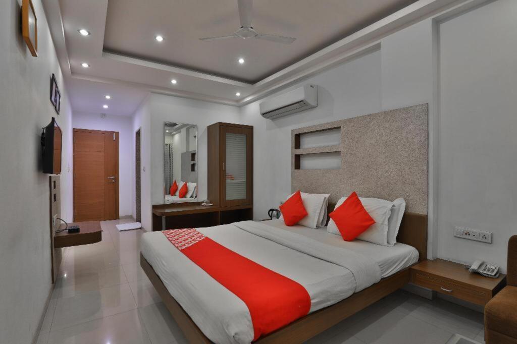 Вадодара: Hotel Harmony