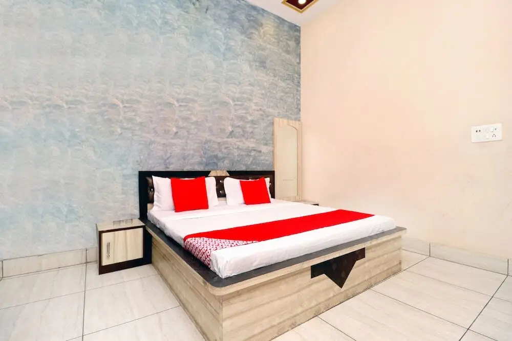 Бивани: Hotel Pushp Vatika by OYO Rooms