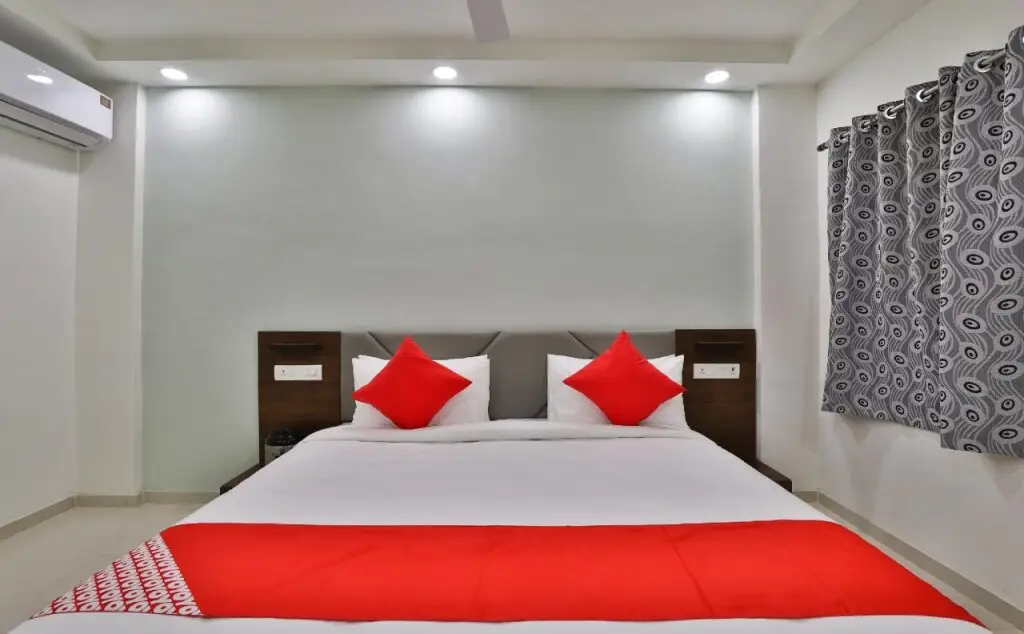Сурат: Crystal Service Apartments By OYO Rooms