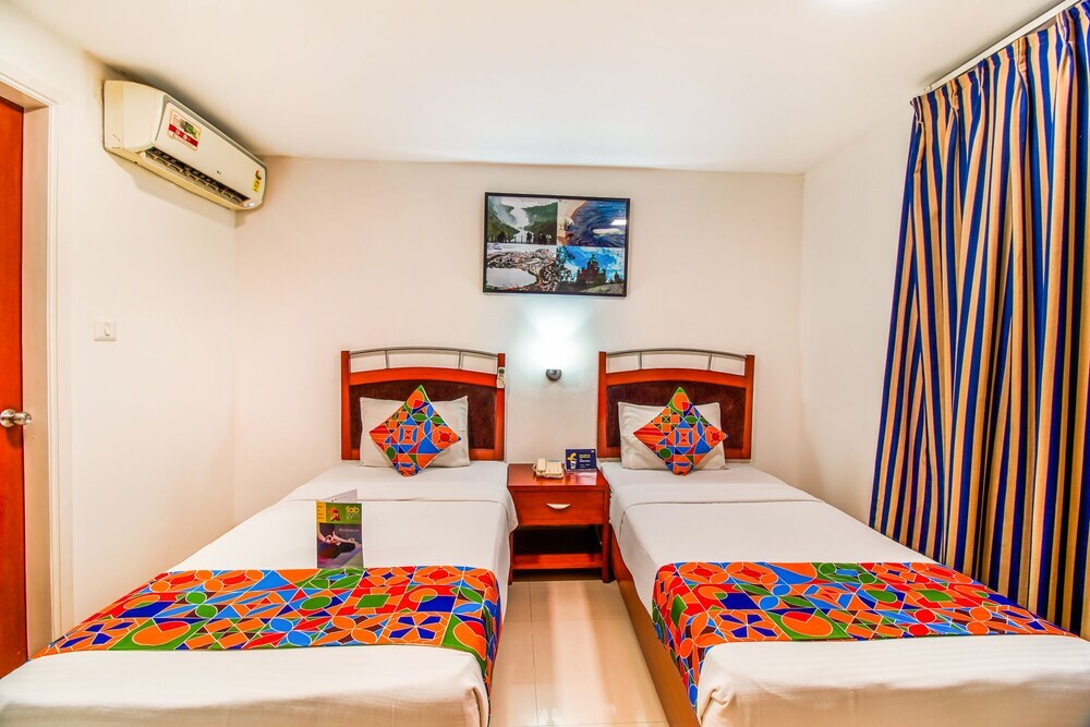 Нью-Дели: Divine Inn by FabHotels