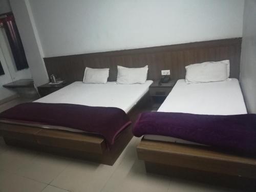 Говардхан: Shri Rajadhiraj Guest House