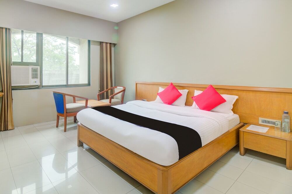 Тхане: Tuliipstays Hotel Ashok Bhiwandi by OYO Rooms