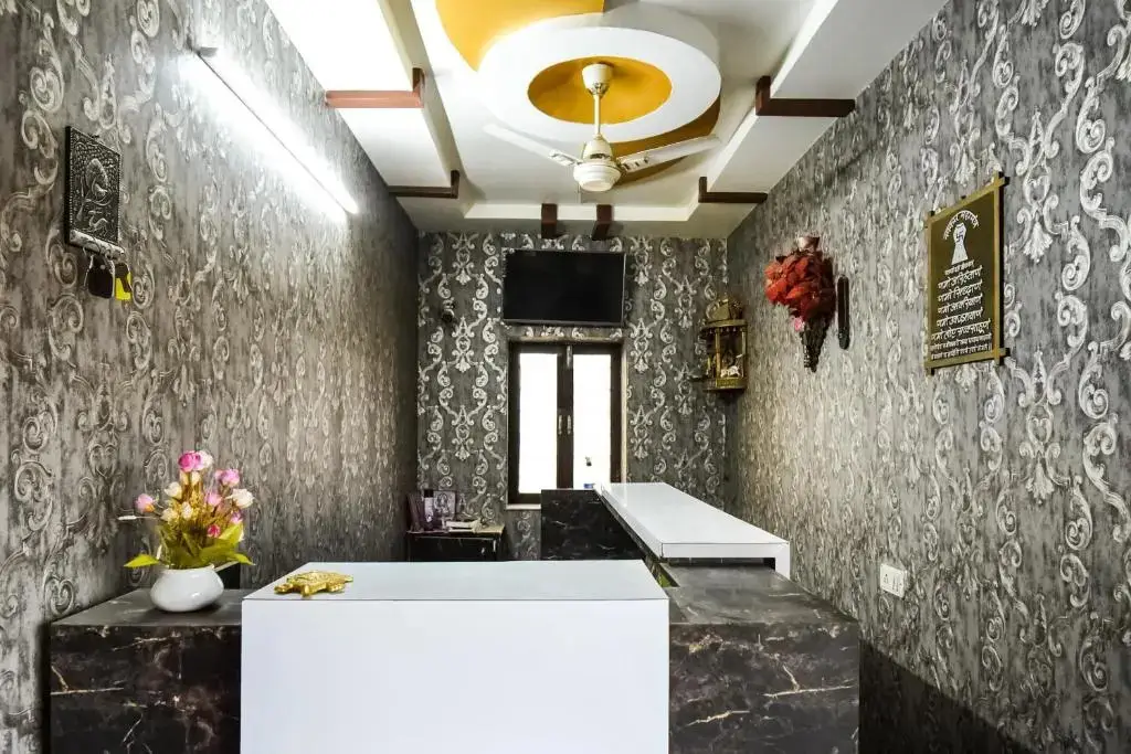Луни: Sapphire Inn by OYO Rooms