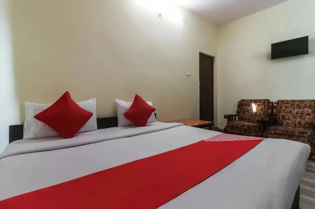 Чамоли: Hotel Mahalaxmi Palace by Oyo Rooms
