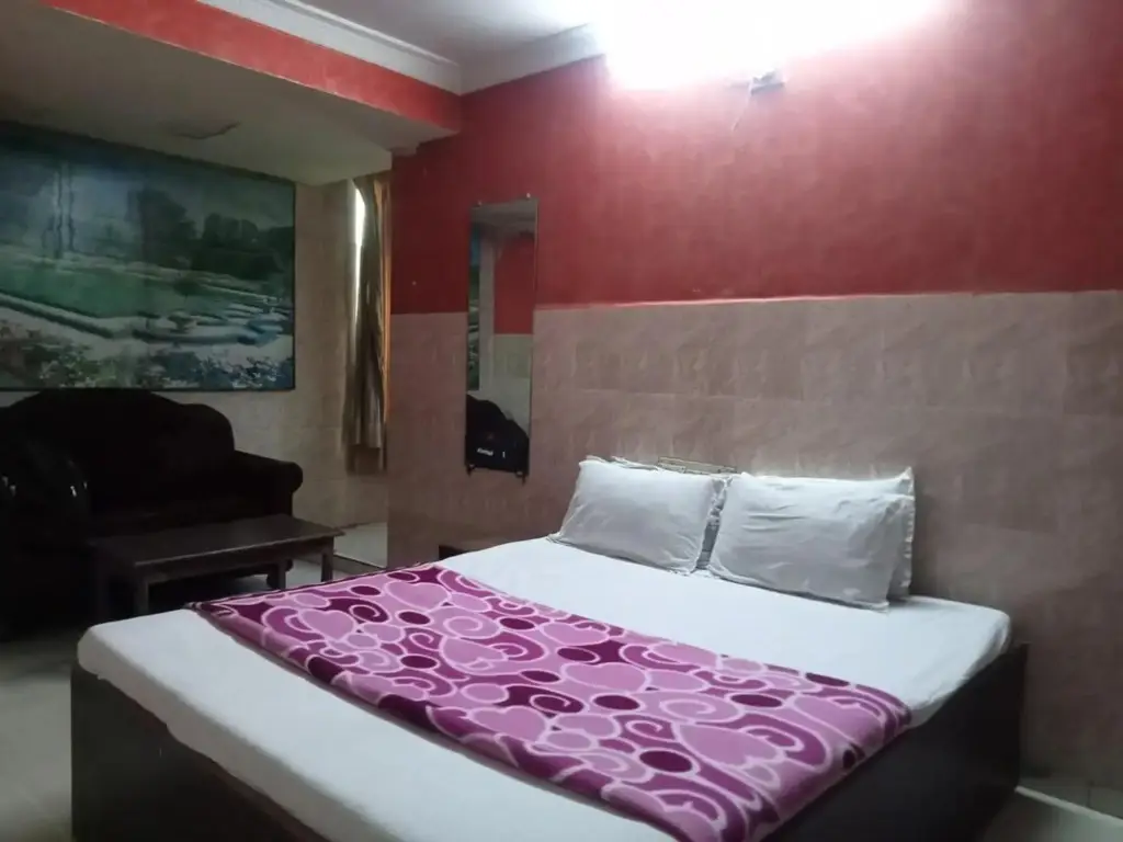 Гандхинагар: Maheman Guest House