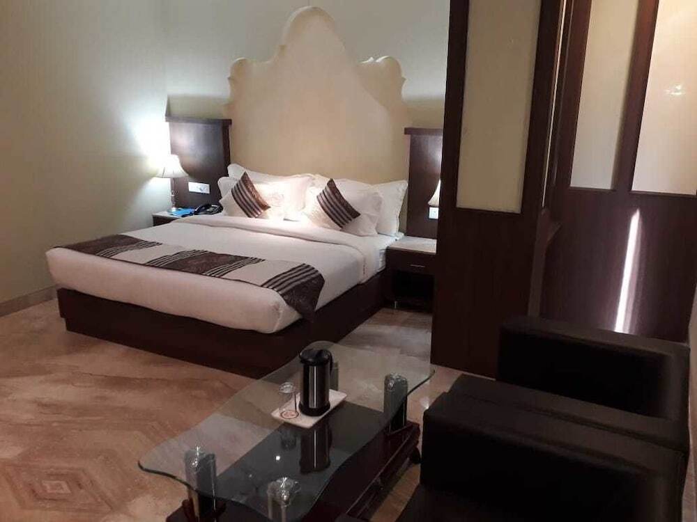 Сикар: Hotel Shyam