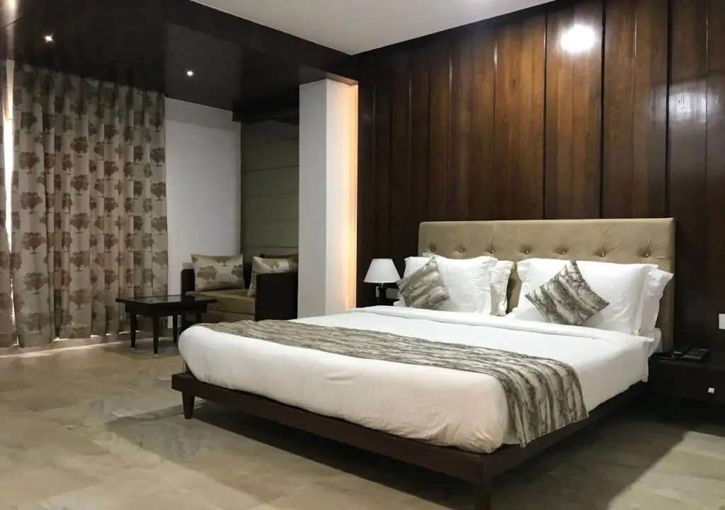 Дварка: Virgo Inn Rajdhani