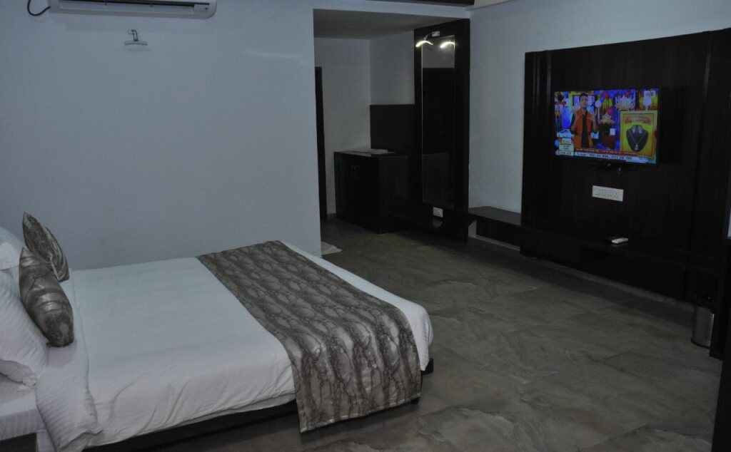 Дварка: Virgo Inn Rajdhani