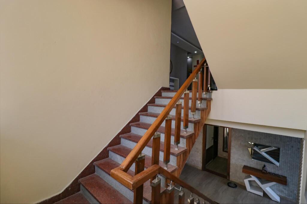 Дехрадун: FabHotel Narula
