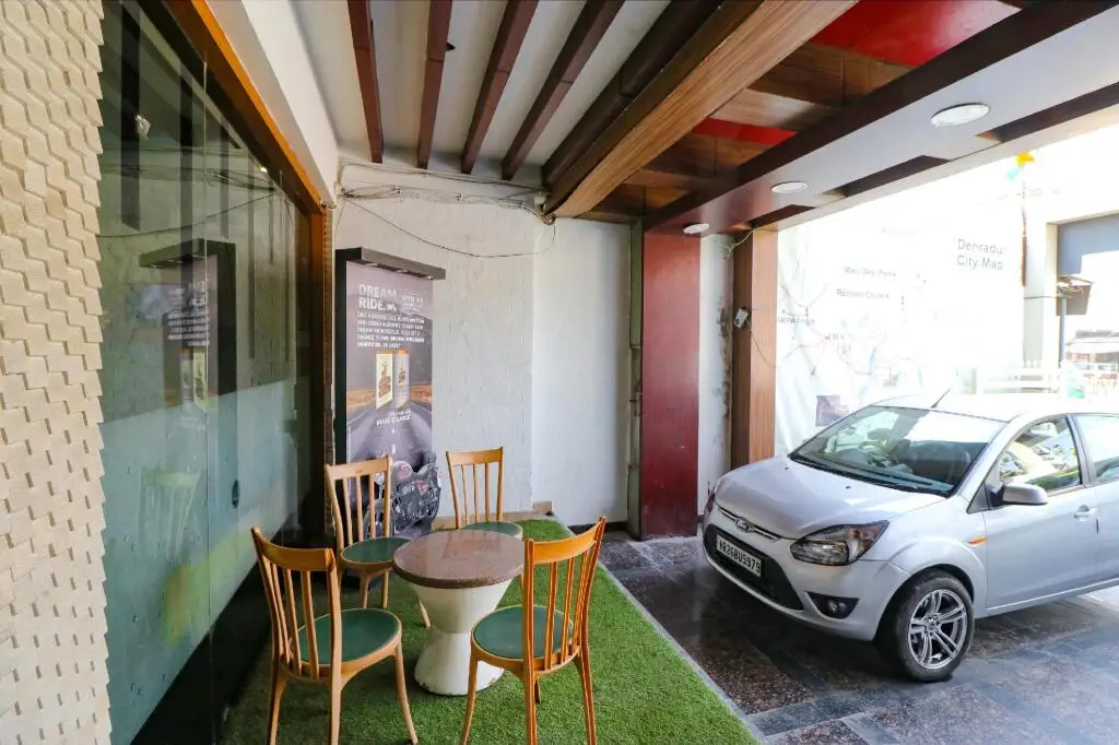 Дехрадун: FabHotel Narula