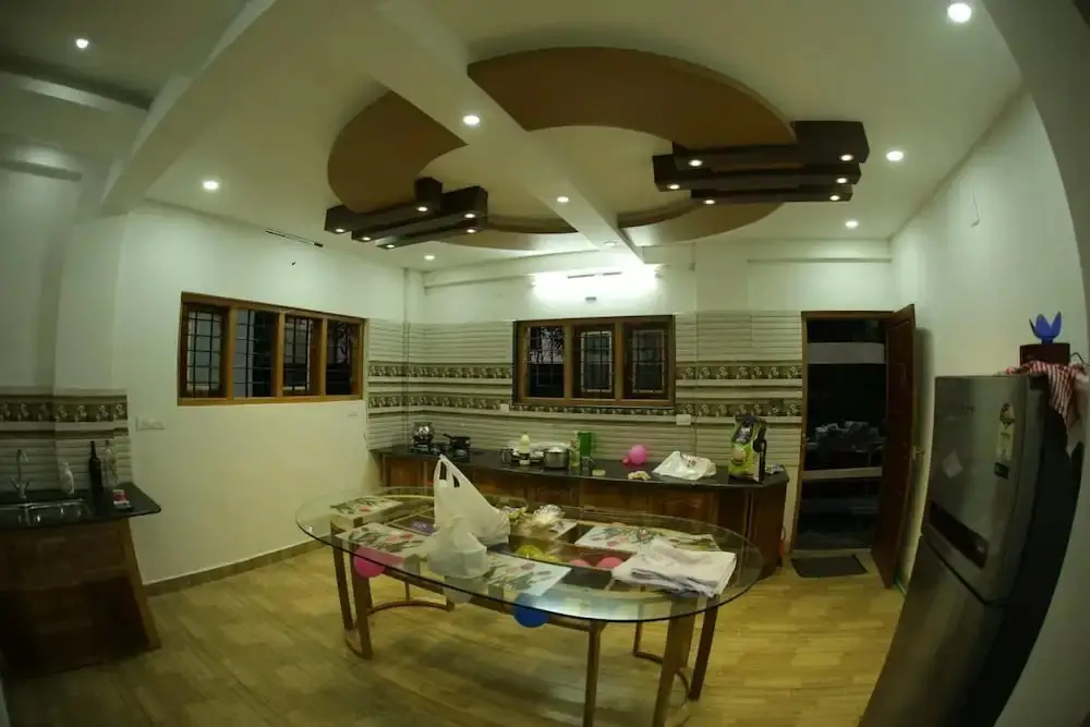 Куруппумтара: Thodupuzha 4-bhk Luxury Home awy From Home
