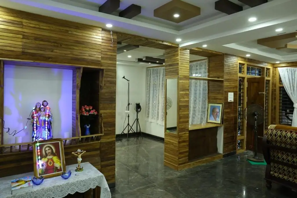 Куруппумтара: Thodupuzha 4-bhk Luxury Home awy From Home