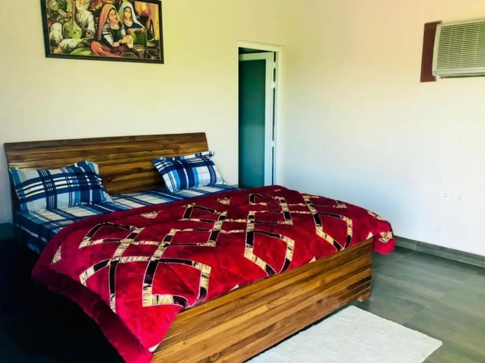 Гуруграм: Gurugram Aravali Farmhouse