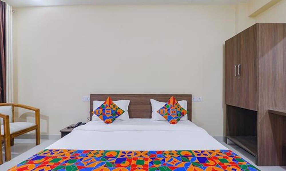 Лакхнау: FabHotel The Gahmar Inn