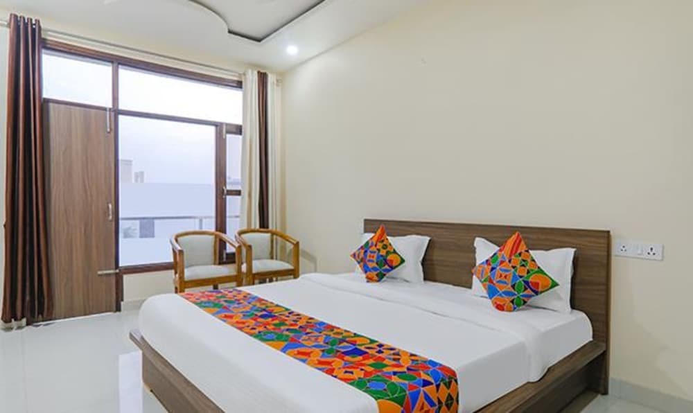 Лакхнау: FabHotel The Gahmar Inn
