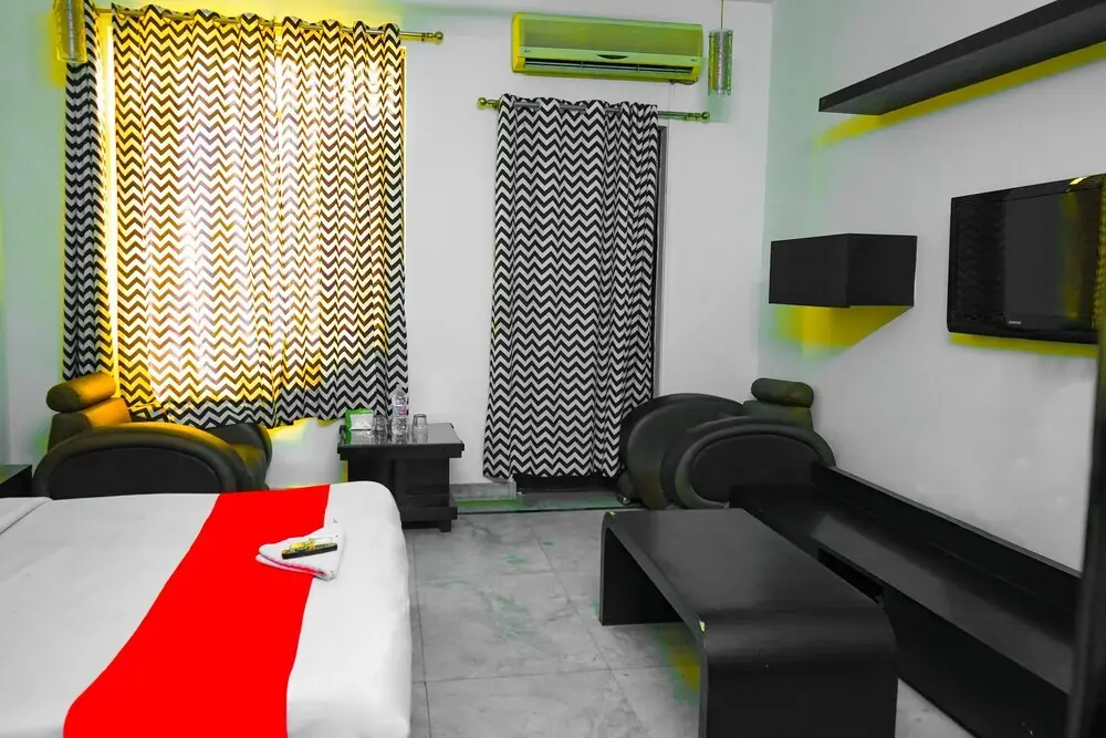 Нью-Дели: Roomshala 023 Delhi Heights