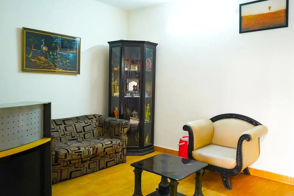 Нью-Дели: Roomshala 023 Delhi Heights