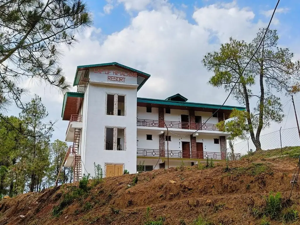 Lap Of Himalayas Resort — фото 1