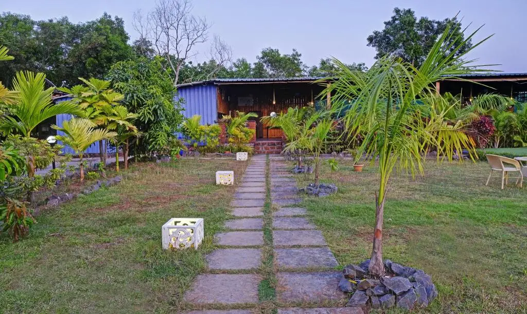 Арпора: Treebo Trend Resorte Ferro