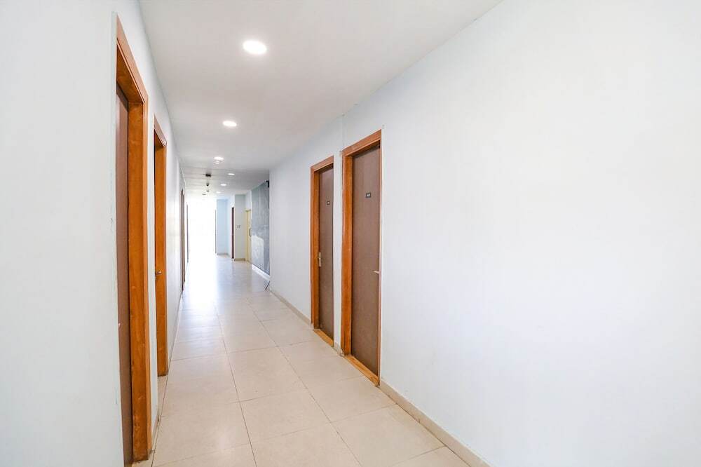 Fabhotel F9 Peeragarhi — фото 1