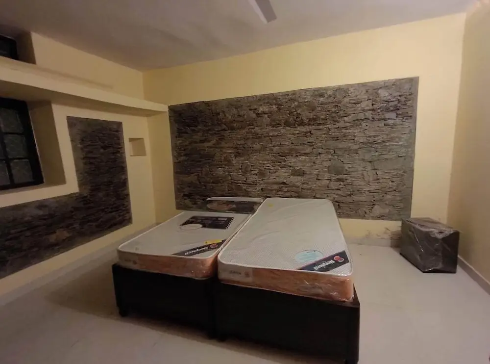 Atulya Neer Hotel — фото 1