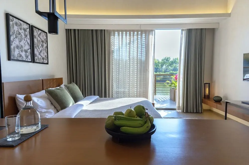 Агол: Life At Repose: Lake Villas Resort & Club