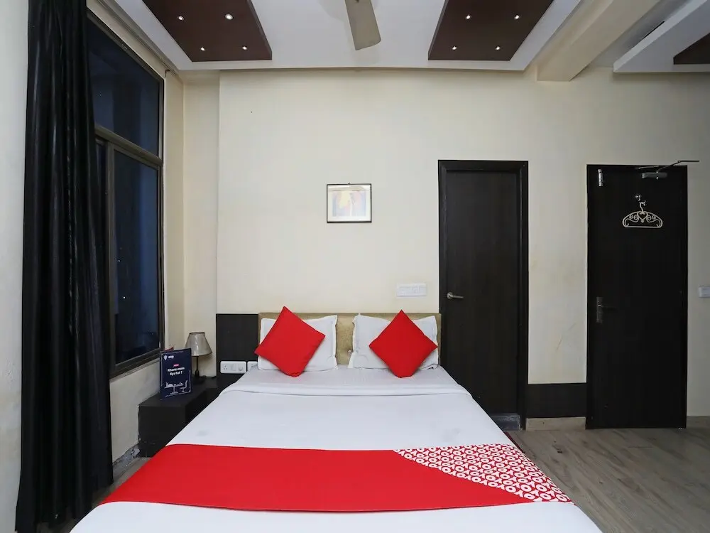 Даймонд Харбор: Skylark Hotel by OYO Rooms