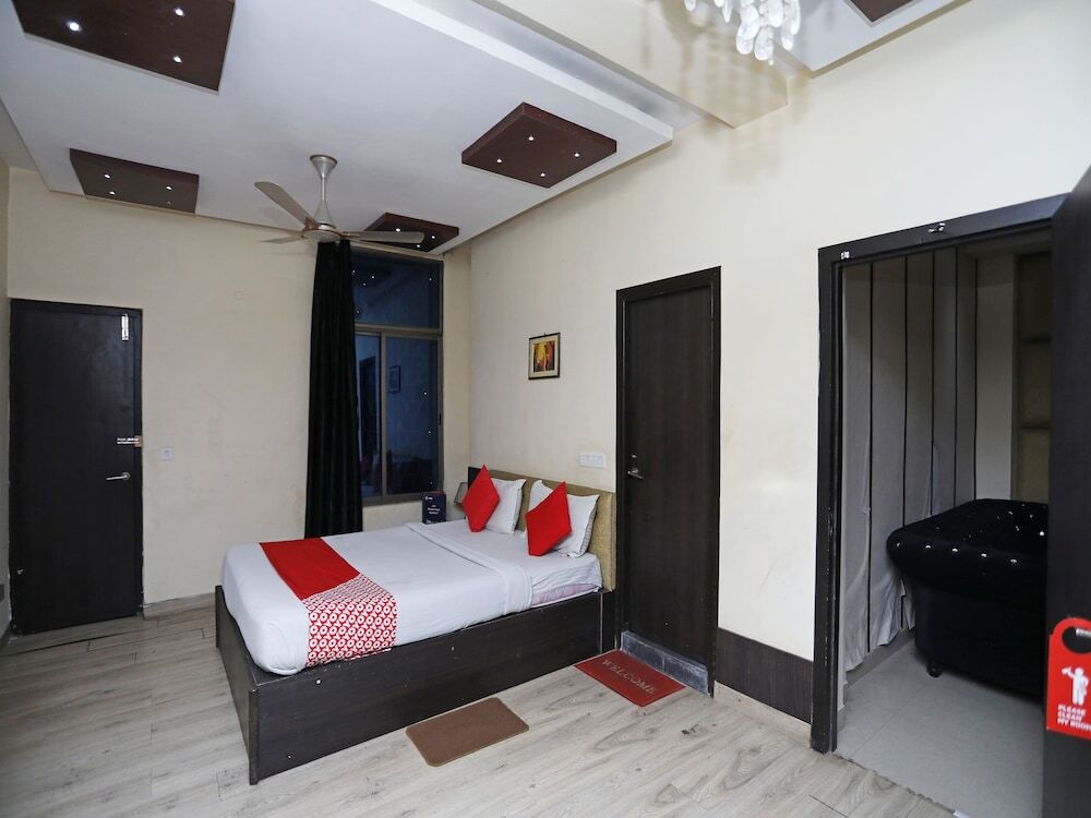 Даймонд Харбор: Skylark Hotel by OYO Rooms