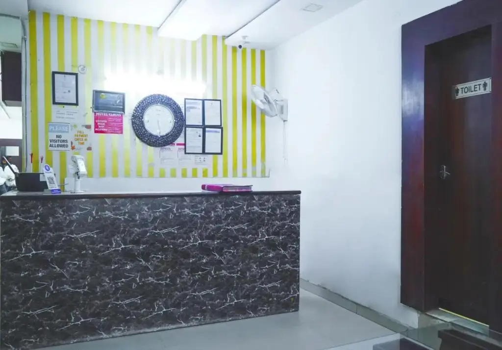 Нойда: Hotel Cladis - Noida Sector 15 by OYO