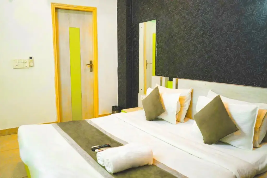 Нойда: Hotel Cladis - Noida Sector 15 by OYO