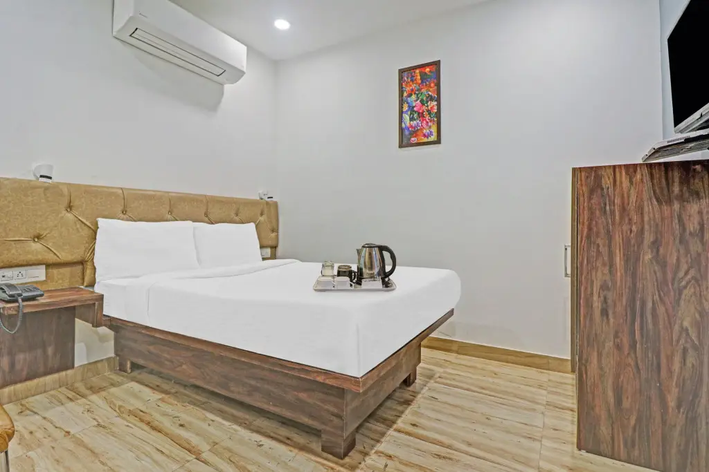 Канпур: OYO 77788 Townhouse 405 Mall Road