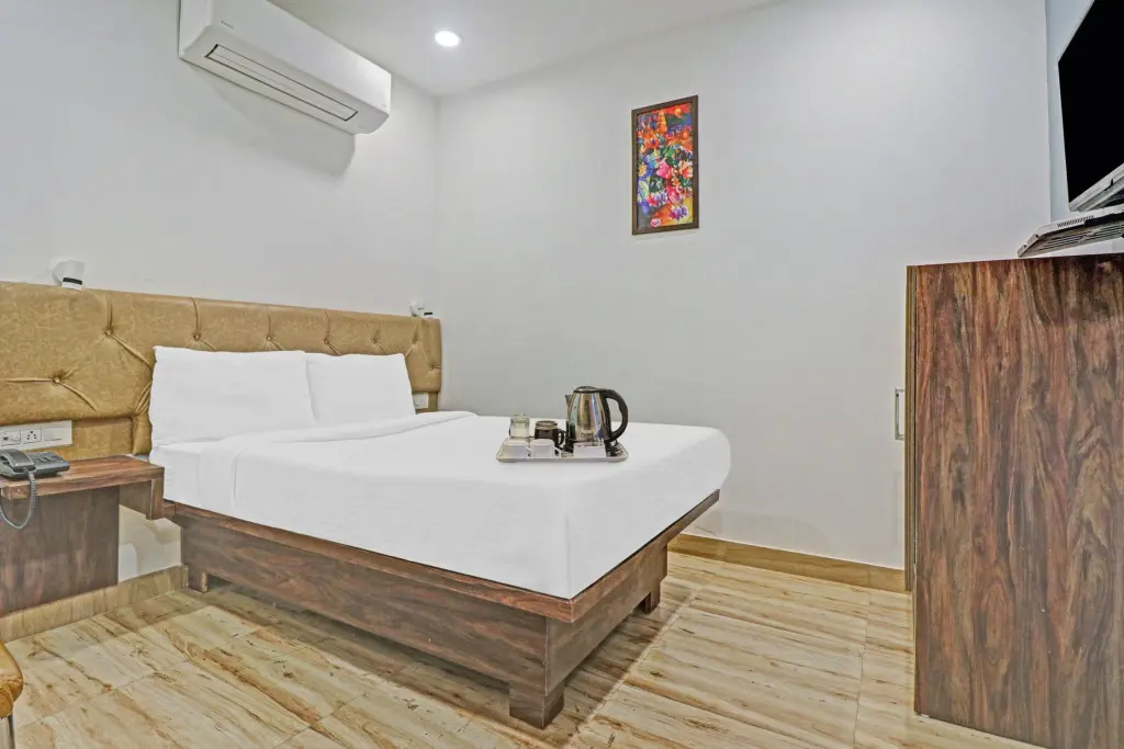 Канпур: OYO 77788 Townhouse 405 Mall Road