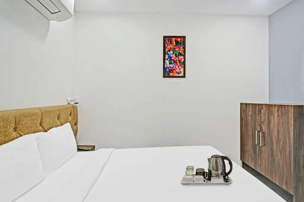 Канпур: OYO 77788 Townhouse 405 Mall Road