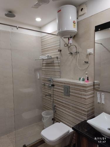 Нью-Дели: Capital O 82155 Hotel Jmk