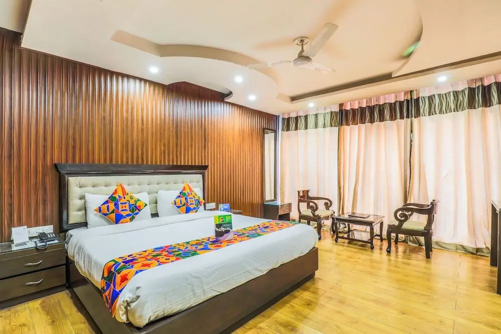 Дехрадун: FabHotel Elysee