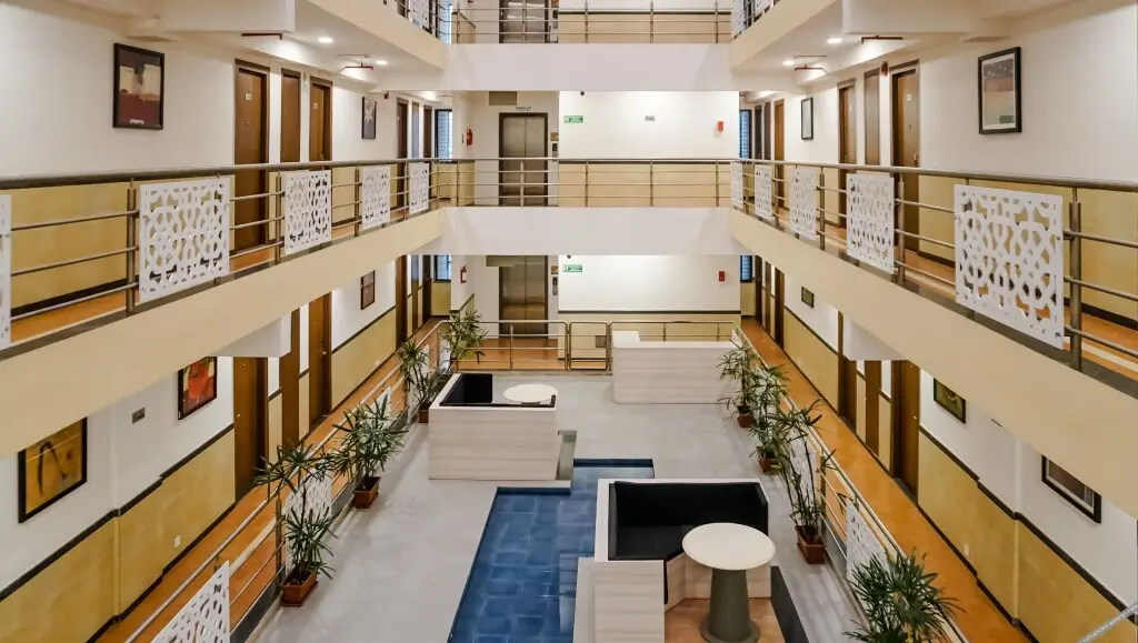 Нави-Мумбай: The Altruist Business Hotel (NM -1)