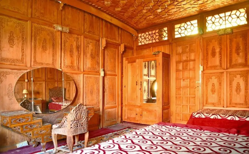 Шринагар: De-Laila Houseboats