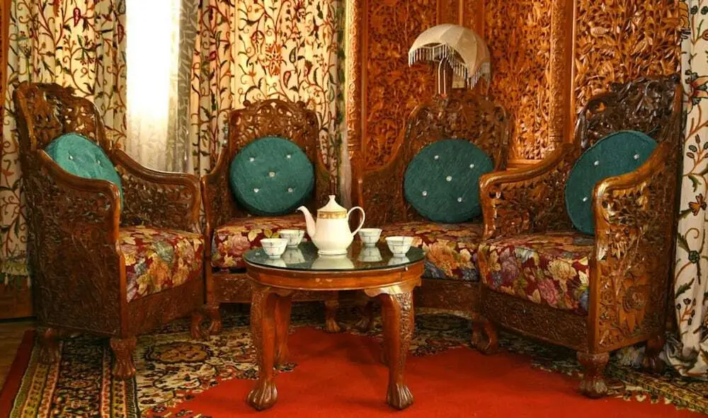 Шринагар: De-Laila Houseboats